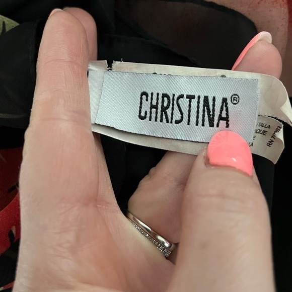 Christina/🧣Red floral scarf/ Neck scarf/ Bag scarf/ Head scarf/ 100%  polyester - Picture 5 of 9